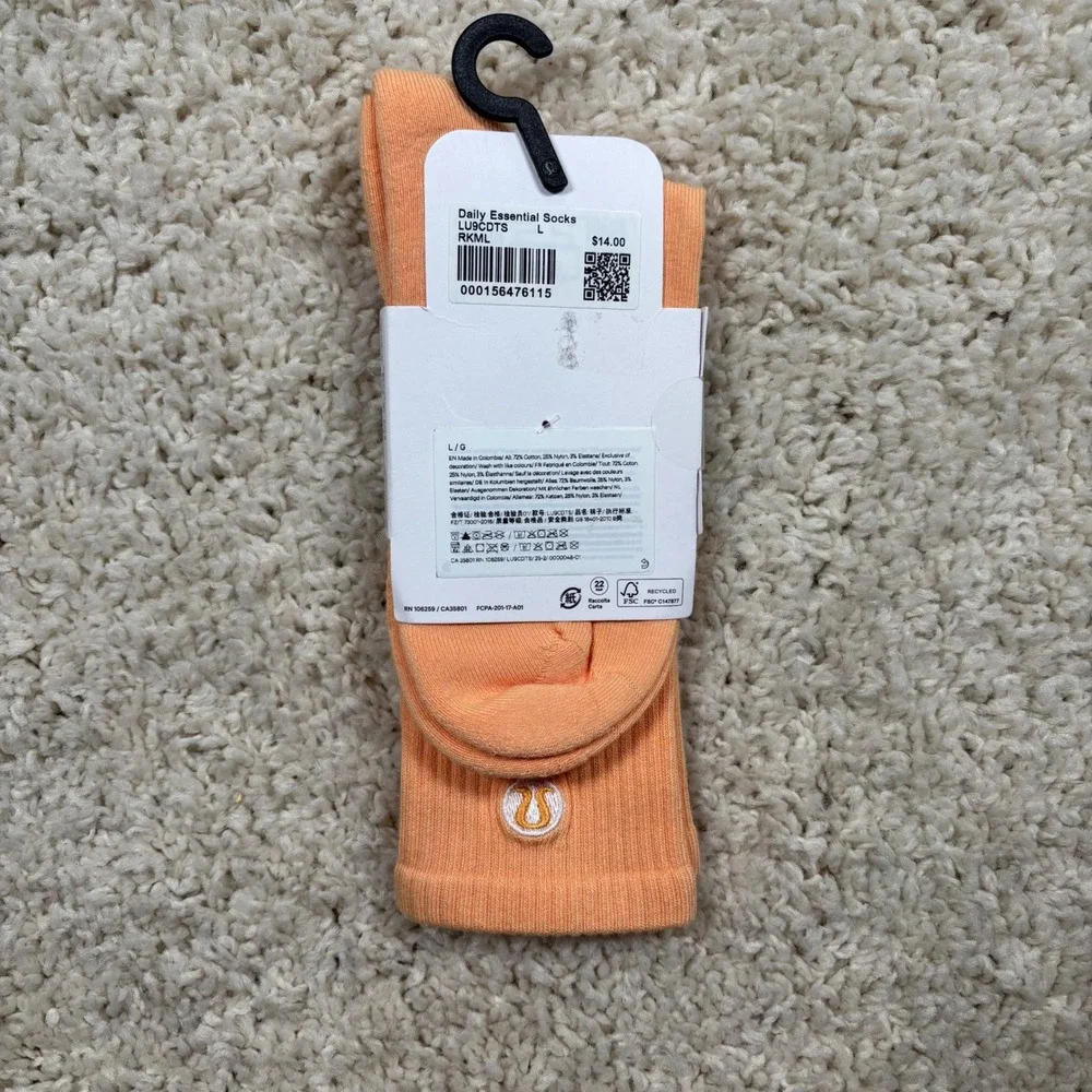 Lululemon Daily Essential Socks‎ Peach Crew Length Unisex Size LG